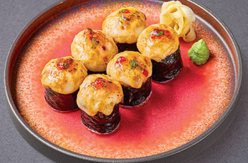 Запеченный ролл с лососем (6 шт.)