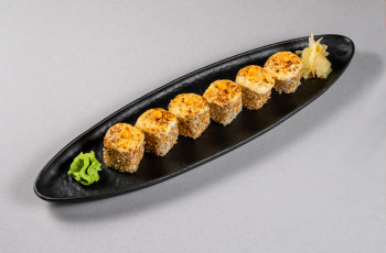 Запеченный ролл с тунцом